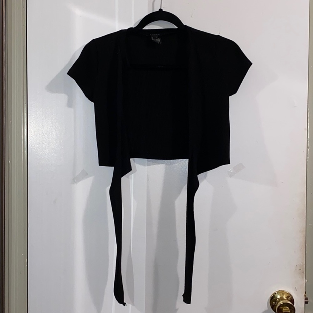 Forever 21 Tie-front crop top